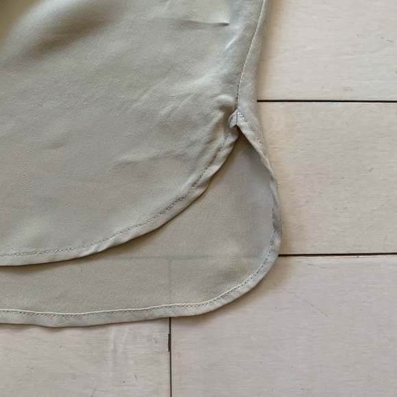 ECRU Sleeveless Silk V Neck Blouse Top V-neck - Picture 6 of 6